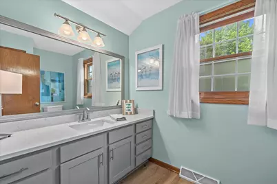 8450 S Heritage Ct, Oak Creek, WI 53154 - Photo 21