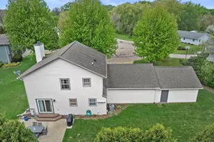 8450 S Heritage Ct, Oak Creek, WI 53154 - Photo 37