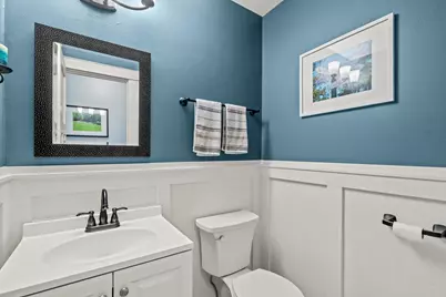 2401 W Manchester Ave, Milwaukee, WI 53221 - Photo 9