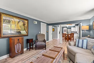2401 W Manchester Ave, Milwaukee, WI 53221 - Photo 7