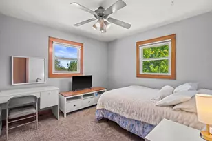 2401 W Manchester Ave, Milwaukee, WI 53221 - Photo 17
