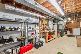 2401 W Manchester Ave, Milwaukee, WI 53221 - Photo 23