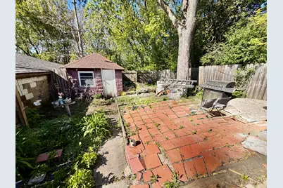 3200 W Pierce St, Milwaukee, WI 53215 - Photo 25
