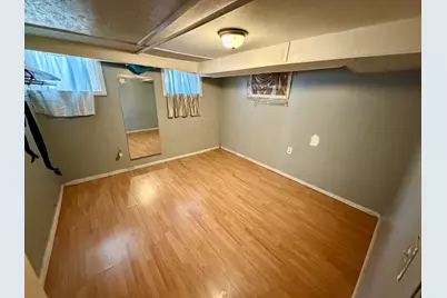 3200 W Pierce St, Milwaukee, WI 53215 - Photo 21