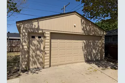 1010  Shorecrest Dr, Racine, WI 53402 - Photo 13