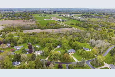 3013  El Camino Dr, Jackson, WI 53012 - Photo 27