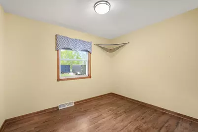 3013  El Camino Dr, Jackson, WI 53012 - Photo 17
