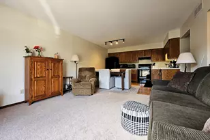 6440 S Crabapple Ct, Oak Creek, WI 53154 - Photo 15