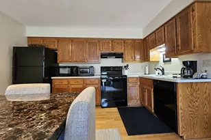 6440 S Crabapple Ct, Oak Creek, WI 53154 - Photo 19