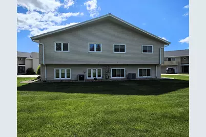 6440 S Crabapple Ct #4, Oak Creek, WI 53154 - Photo 9