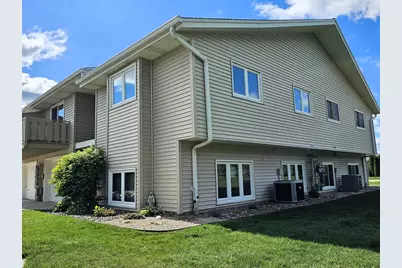 6440 S Crabapple Ct #4, Oak Creek, WI 53154 - Photo 5