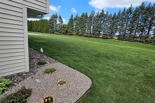 6440 S Crabapple Ct, Oak Creek, WI 53154 - Photo 7