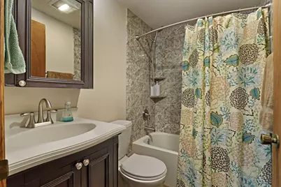 8050  Gina Dr, Racine, WI 53406 - Photo 11