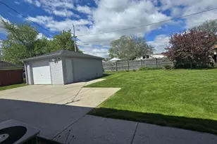 1930 Saturn Ave, Racine, WI 53404 - Photo 19