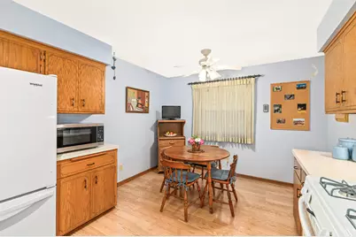 4327 N 99th St, Wauwatosa, WI 53222 - Photo 11