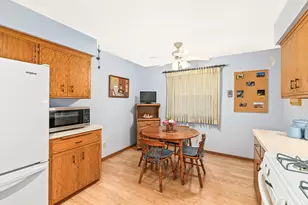 4327 N 99th St, Wauwatosa, WI 53222 - Photo 11