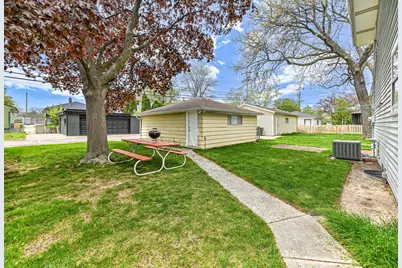 4327 N 99th St, Wauwatosa, WI 53222 - Photo 27