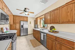 4642 N 101st St, Wauwatosa, WI 53225 - Photo 13