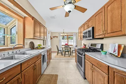 4642 N 101st St, Wauwatosa, WI 53225 - Photo 15