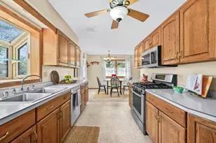 4642 N 101st St, Wauwatosa, WI 53225 - Photo 15