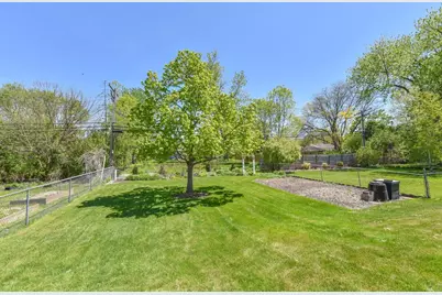 4642 N 101st St, Wauwatosa, WI 53225 - Photo 33