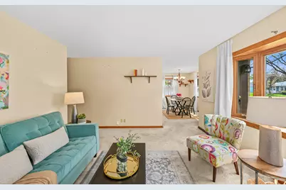 4642 N 101st St, Wauwatosa, WI 53225 - Photo 5