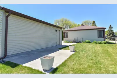 4642 N 101st St, Wauwatosa, WI 53225 - Photo 35