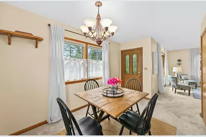 4642 N 101st St, Wauwatosa, WI 53225 - Photo 9
