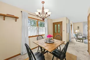 4642 N 101st St, Wauwatosa, WI 53225 - Photo 9