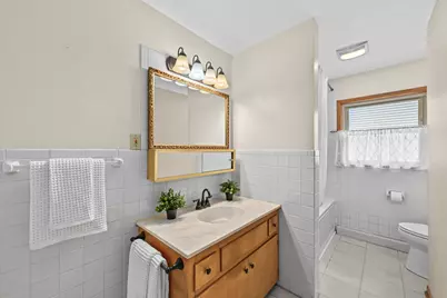 4642 N 101st St, Wauwatosa, WI 53225 - Photo 17