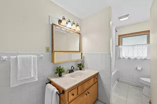 4642 N 101st St, Wauwatosa, WI 53225 - Photo 17