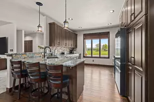 5770 W Natures Ln, Grand Chute, WI 54914 - Photo 17
