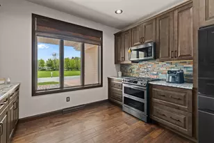 5770 W Natures Ln, Grand Chute, WI 54914 - Photo 19