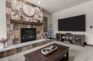 5770 W Natures Ln, Grand Chute, WI 54914 - Photo 11