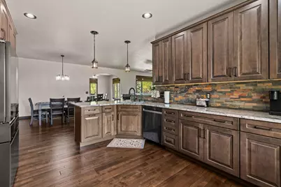 5770 W Natures Ln, Grand Chute, WI 54914 - Photo 13