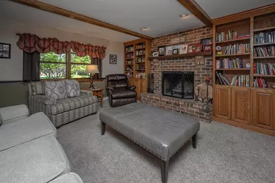6411 N Bittersweet Ln, Glendale, WI 53217 - Photo 11
