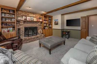 6411 N Bittersweet Ln, Glendale, WI 53217 - Photo 9