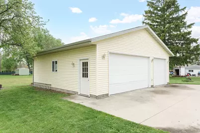 105  Clark St, Watertown, WI 53094 - Photo 3