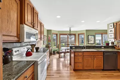 6431  Bald Eagle Rd, Racine, WI 53406 - Photo 5