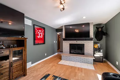 13935 W Thomas Dr, New Berlin, WI 53151 - Photo 19
