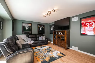 13935 W Thomas Dr, New Berlin, WI 53151 - Photo 17