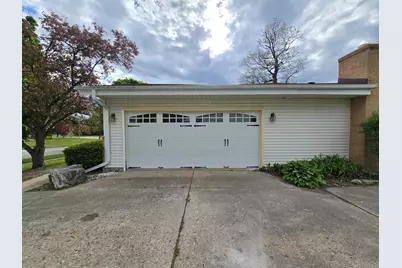 6730  Manchester Dr, Greendale, WI 53129 - Photo 41