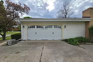 6730 Manchester Dr, Greendale, WI 53129 - Photo 41