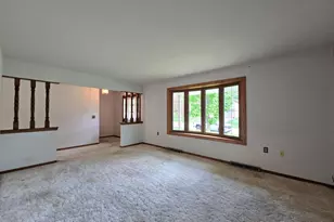 6730 Manchester Dr, Greendale, WI 53129 - Photo 11