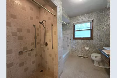 6730  Manchester Dr, Greendale, WI 53129 - Photo 19