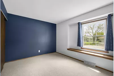 1520  Riverdale Dr, Oconomowoc, WI 53066 - Photo 11