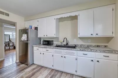 8508 W Keefe Ave, Milwaukee, WI 53222 - Photo 15