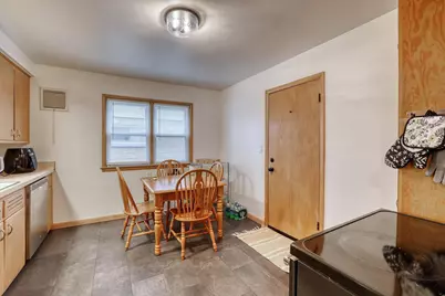 8508 W Keefe Ave, Milwaukee, WI 53222 - Photo 7