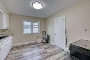 8508 W Keefe Ave, Milwaukee, WI 53222 - Photo 17