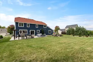 W273N2420 Arlington Ct, Pewaukee, WI 53072 - Photo 47
